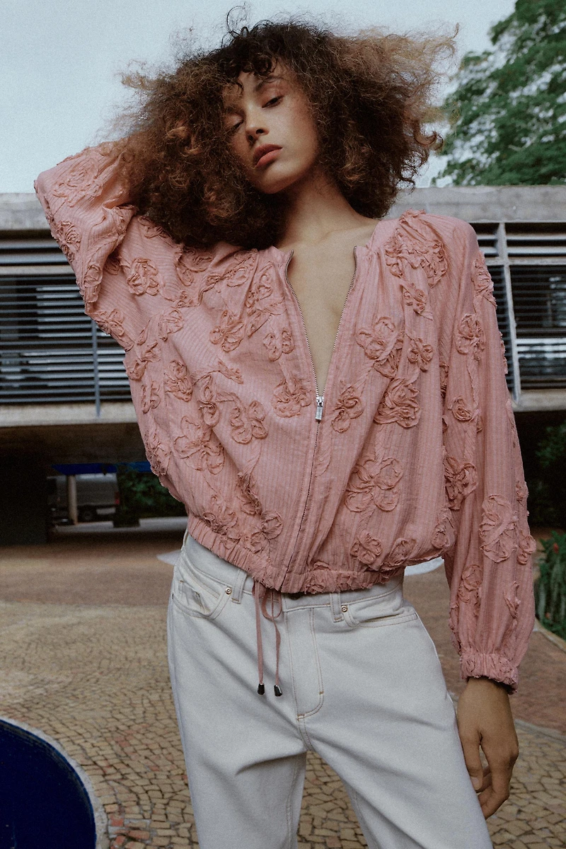 VESTE OVERSIZE STRUCTURÉE À FLEURS