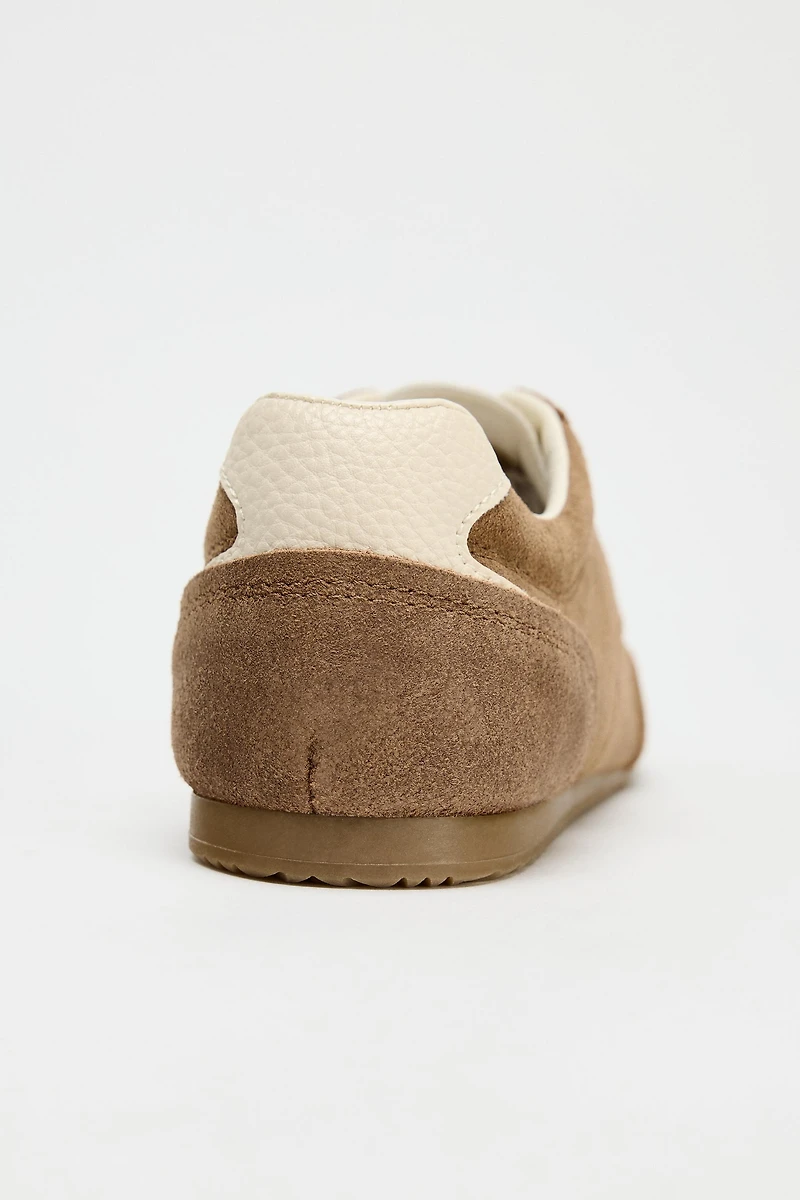 CONTRAST LEATHER SNEAKERS