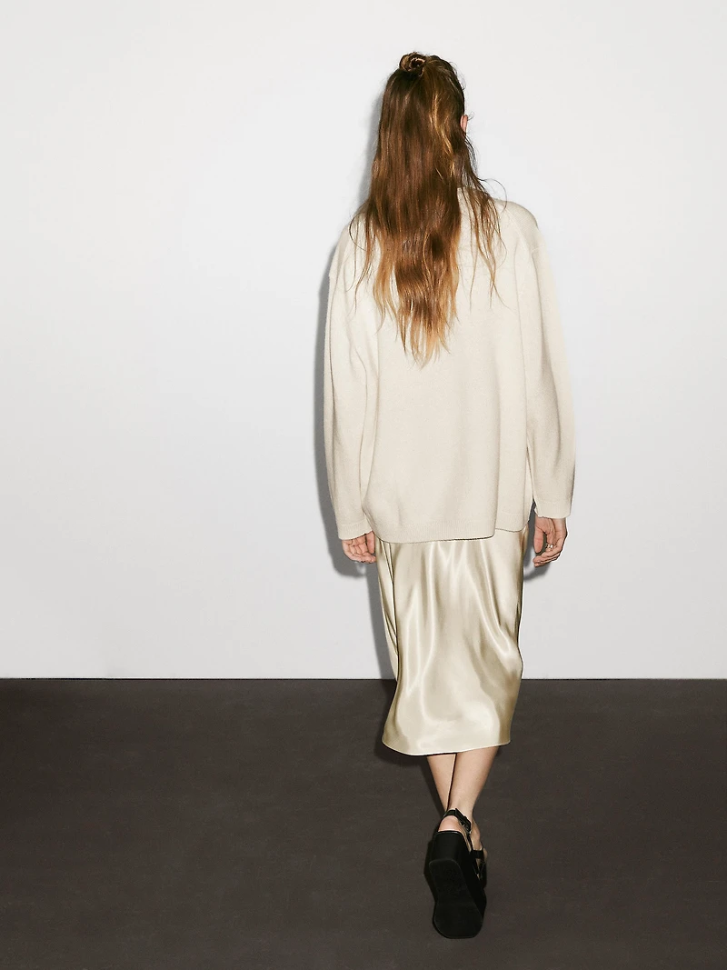 100% cashmere oversize V-neck sweater