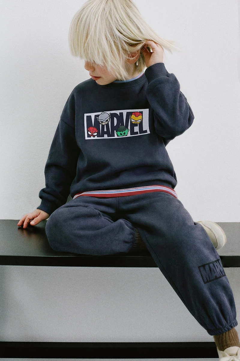 THE AVENGERS © MARVEL JOGGING SWEATSHIRT AND JOGGER PANTS SET