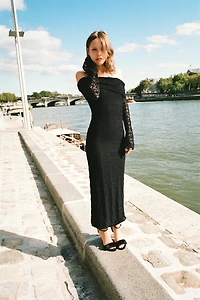 ROBE EN DENTELLE BUSTIER