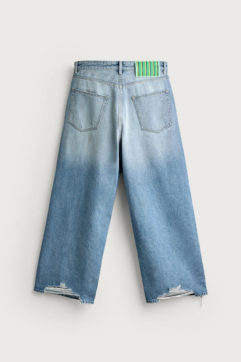RIPPED BAGGY FIT JEANS
