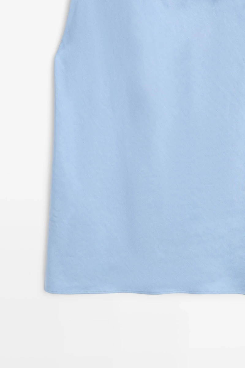 Flowing linen blend pleated top