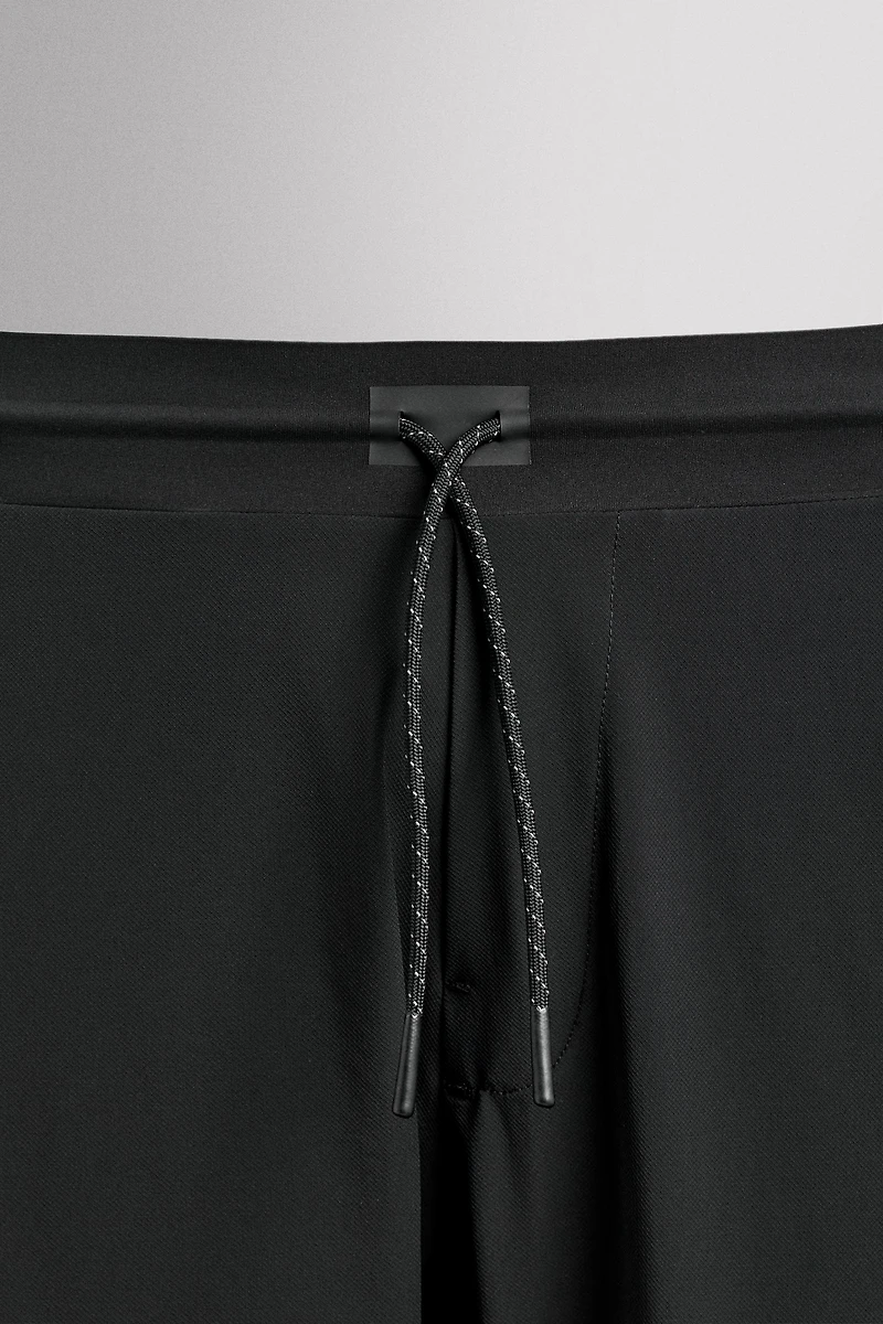 TECHNICAL TRAINING PANTS