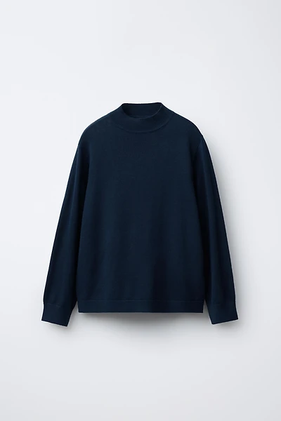 FINE KNIT MOCK NECK SWEATER
