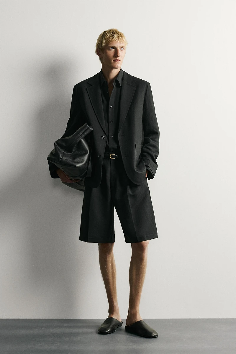 TEXTURED PLEATED SUIT SHORTS