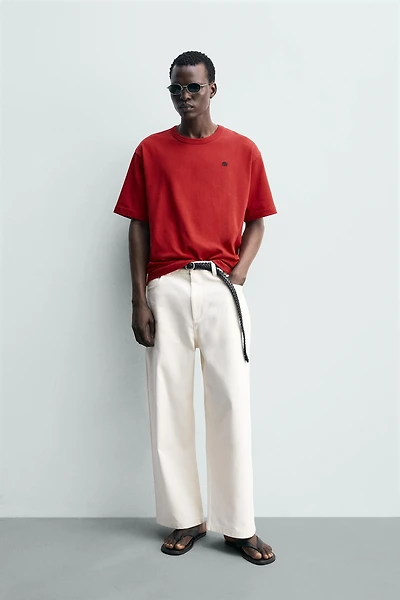 CONTRAST EMBROIDERED T-SHIRT