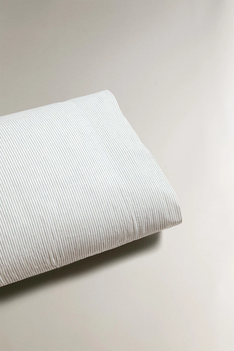STRIPED PILLOWCASE