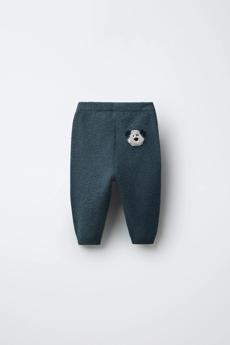 PANTALON EN MAILLE CHIEN BRODÉ