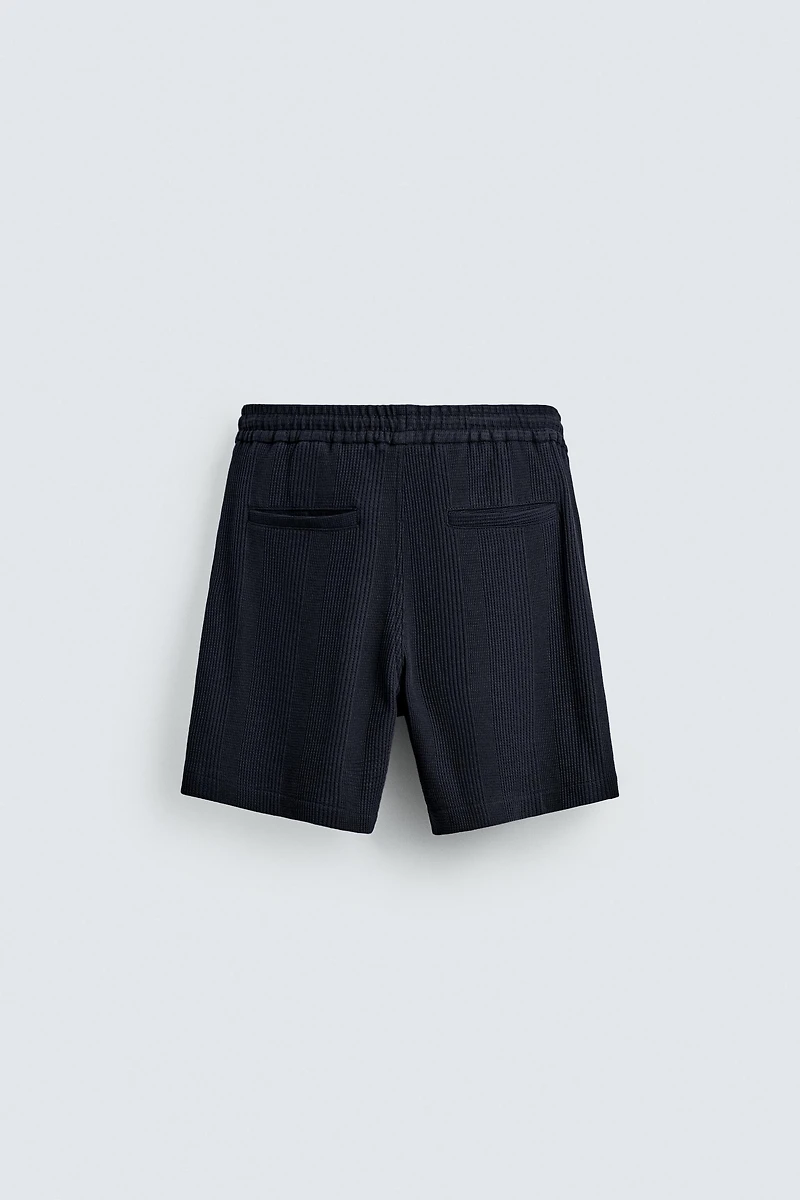 RELAXED FIT STRUCTURED SHORTS
