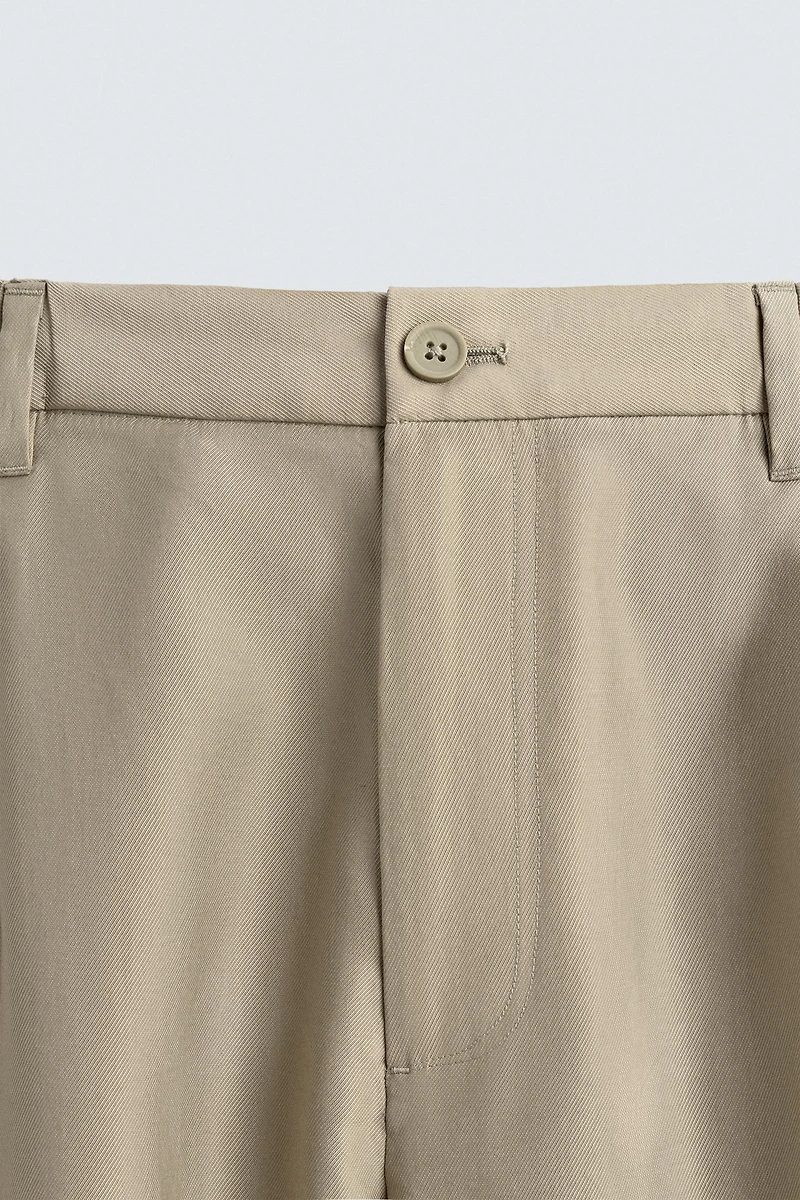 FLOWY PLEATED PANTS