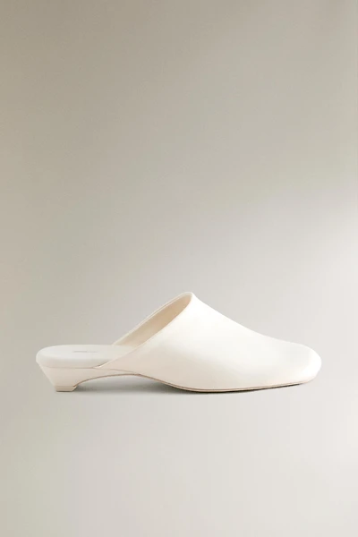 MULE SATIN À TALON