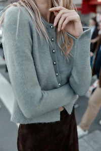 GILET EN MAILLE À BOUTONS BOULES