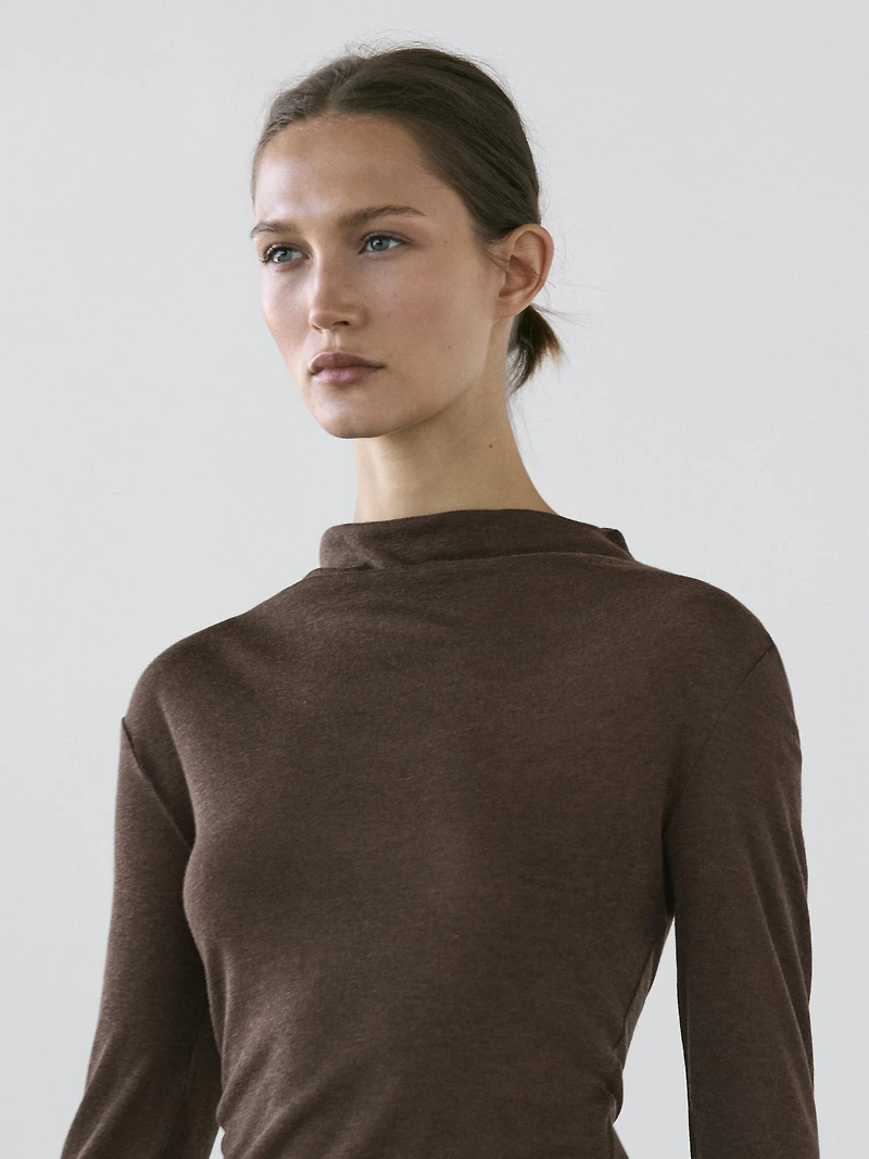 Funnel neck T-shirt