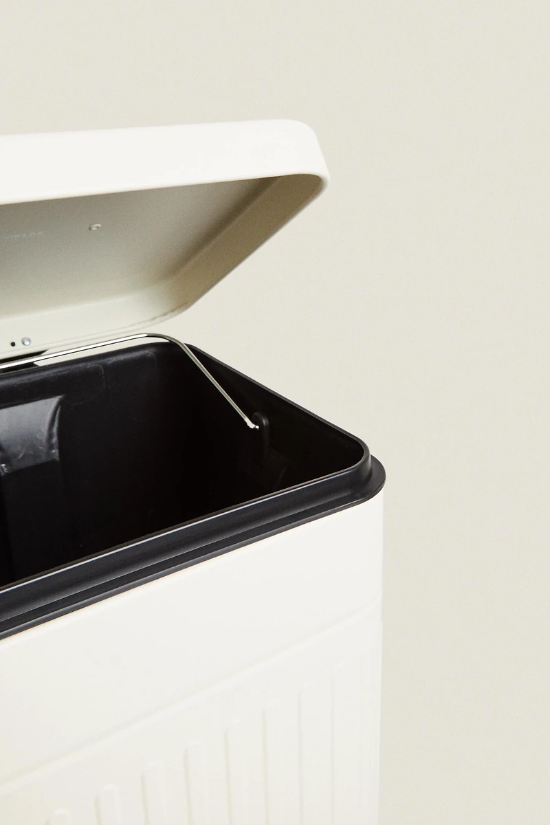 POUBELLE DE CUISINE PETIT FORMAT