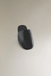 LEATHER MULE SLIPPERS