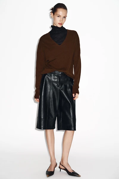 SHORT LONGUE MATIÈRE SYNTHÉTIQUE