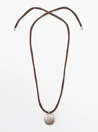 Collier feuille cordon soie