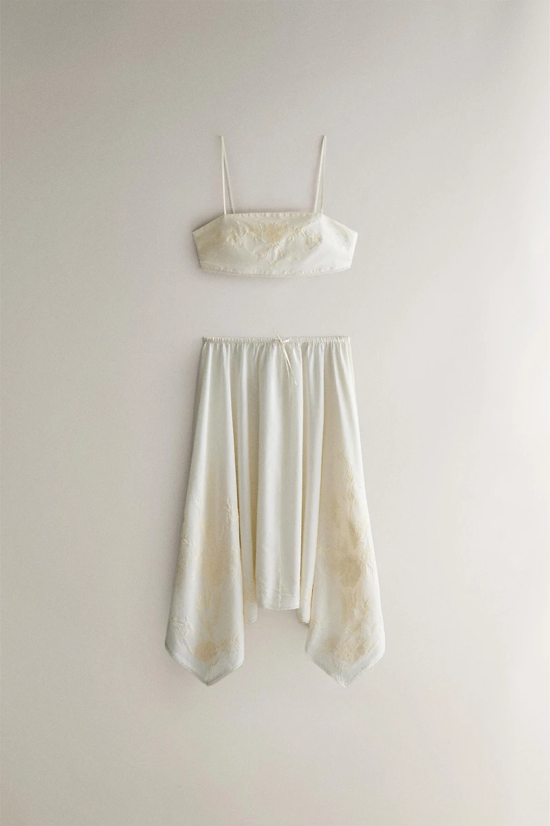 EMBROIDERED TOP