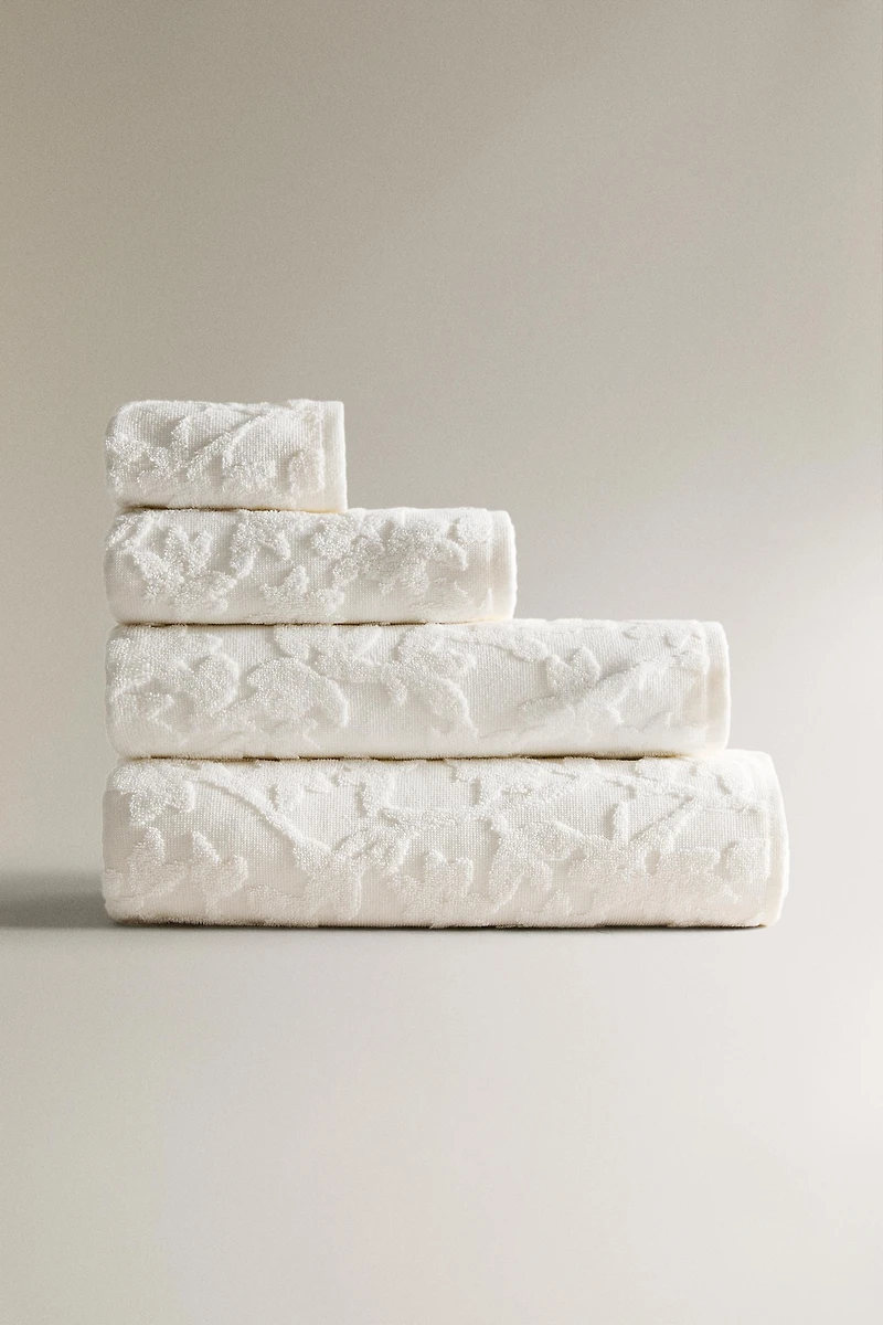 SERVIETTE DE BAIN JACQUARD FLORAL