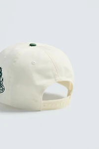 CONTRASTING FLAT VISOR CAP