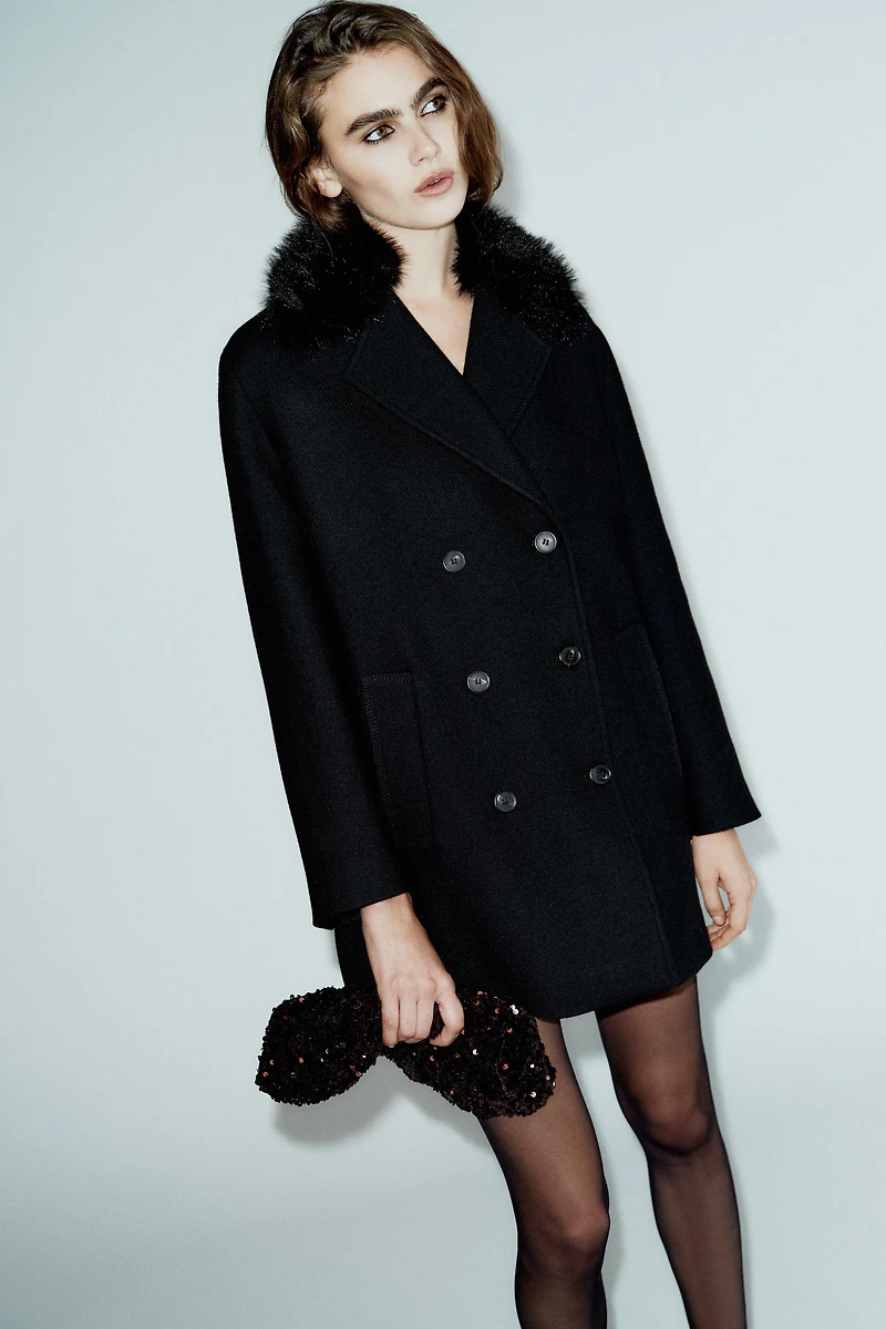SHORT WOOL COAT WITH FAUX FUR LAPEL