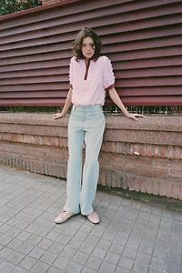 TEXTURED FLORAL BLOUSE