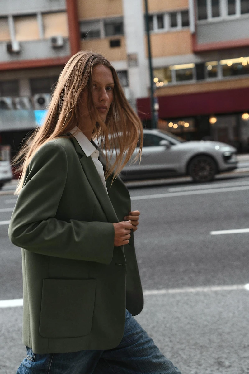 VESTE DROITE À ÉPAULETTES