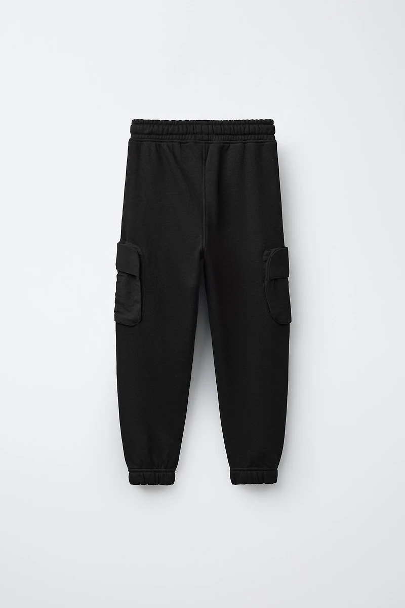 PANTALON DE JOGGING AVEC POCHES CARGO