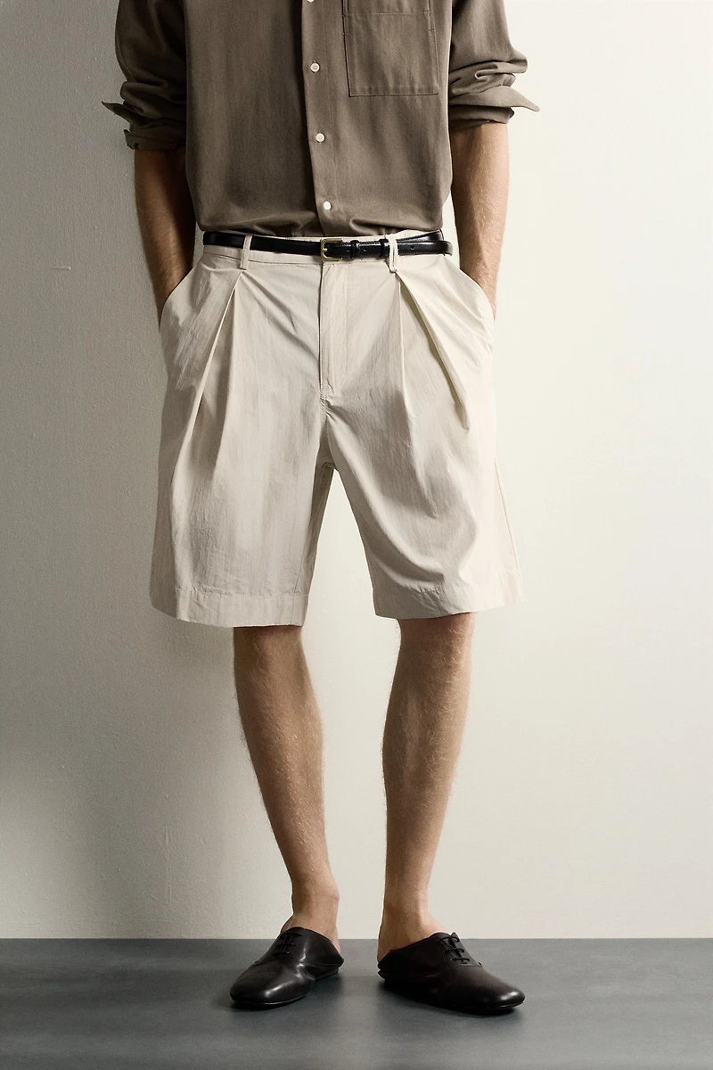 WIDE-FIT PLEATED SHORTS
