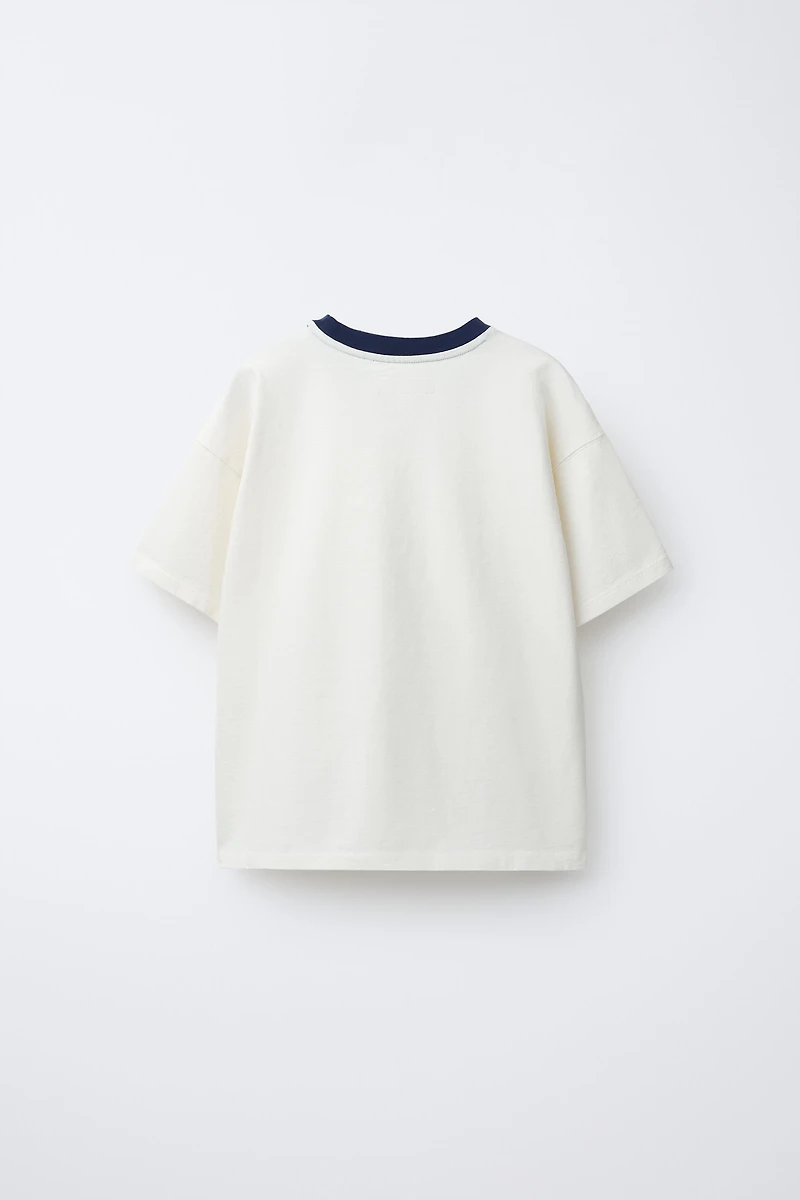 T-SHIRT COL CONTRASTE