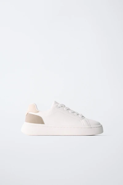 CHUNKY SOLE SNEAKER