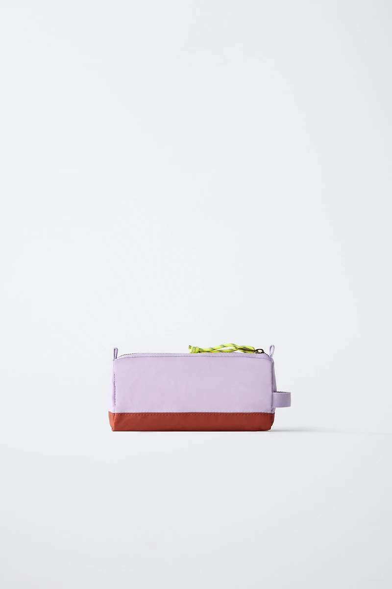 MULTICOLOR TOILETRY BAG