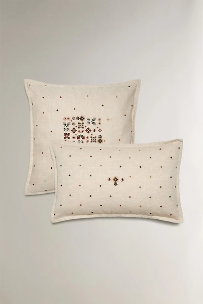 CHRISTMAS CENTRAL POINT THROW PILLOW COVER