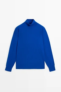 100% cashmere high neck knit sweater
