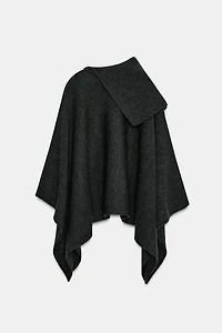 CAPE AVEC LAINE COL ASYMÉTRIQUE