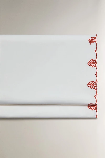 KIDS EMBROIDERED FLORAL FLAT SHEET