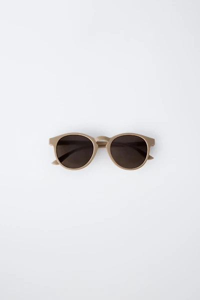 THIN PLASTIC FRAME SUNGLASSES