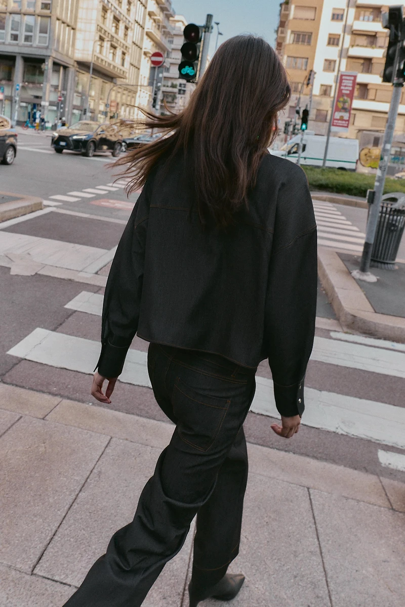 CHEMISE OVERSIZE SURPIQÛRES CONTRASTANTES