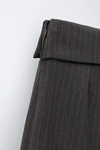 PANTALON À RAYURES ET NŒUD