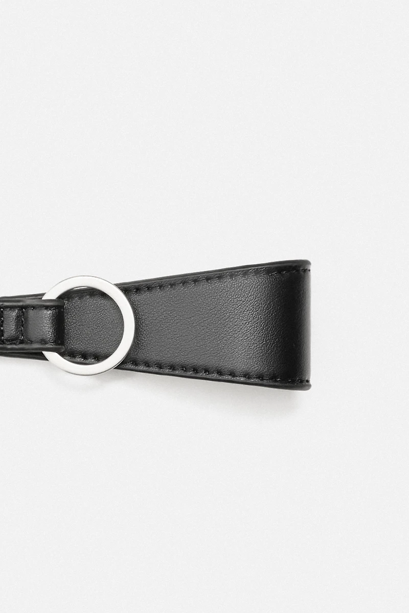 SMOOTH KEYCHAIN