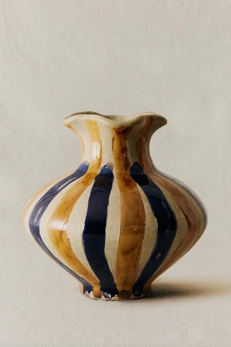 ROUND DECORATIVE CERAMIC VASE