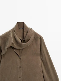 Chemise avec nœud au cou