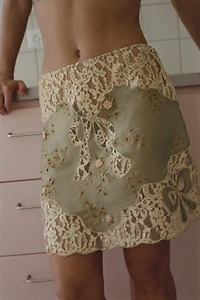 FLORAL EMBROIDERED BEADED MINI SKIRT