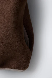 SWEAT POLAIRE COLOR BLOCK À ÉTIQUETTE