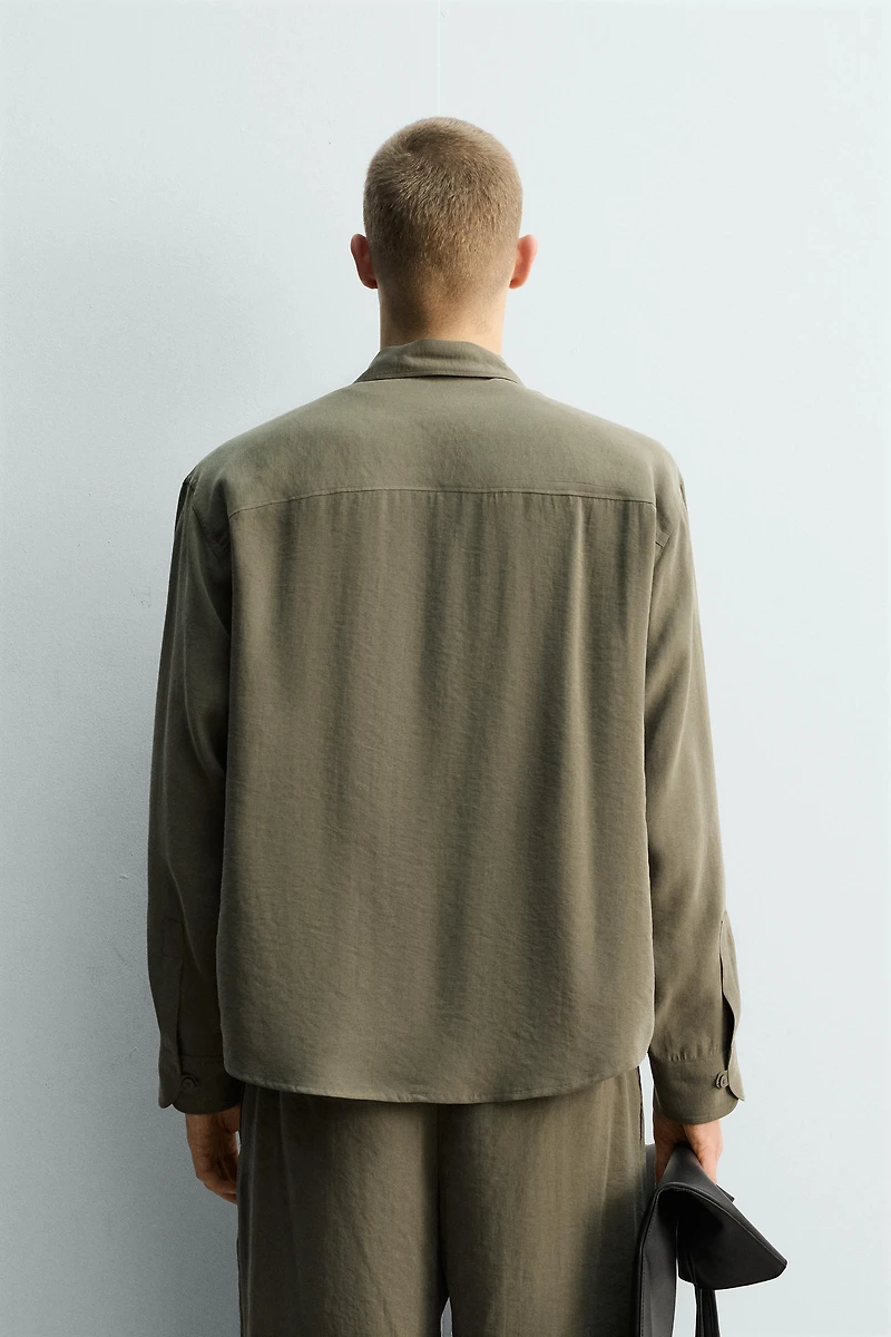 RELAXED FIT FLOWY SHIRT