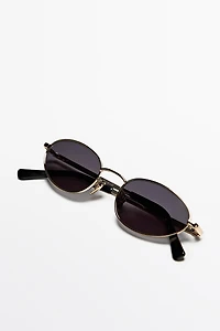 Lunettes de soleil ovales métalliques