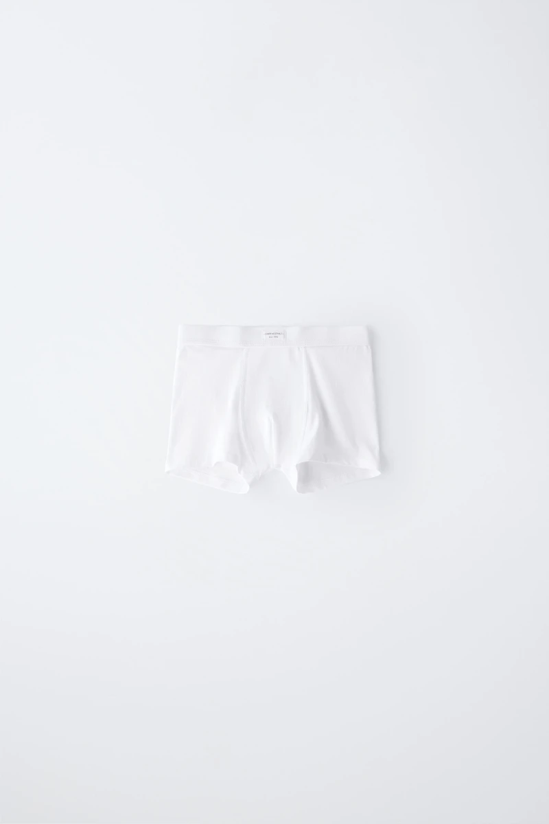 AGES 6-14 / THREE-PACK OF PLAIN BOXERS WITH LABEL