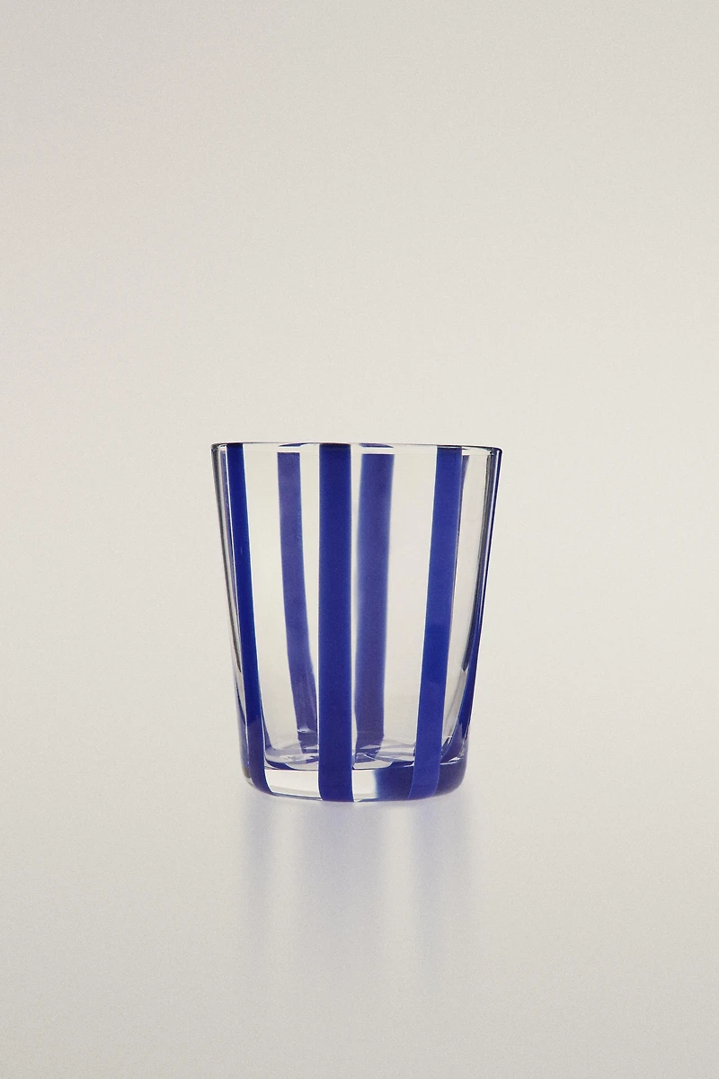 GLASS TUMBLER WITH LINE DESIGN