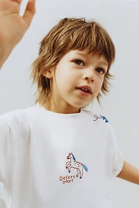 EMBROIDERED T-SHIRT